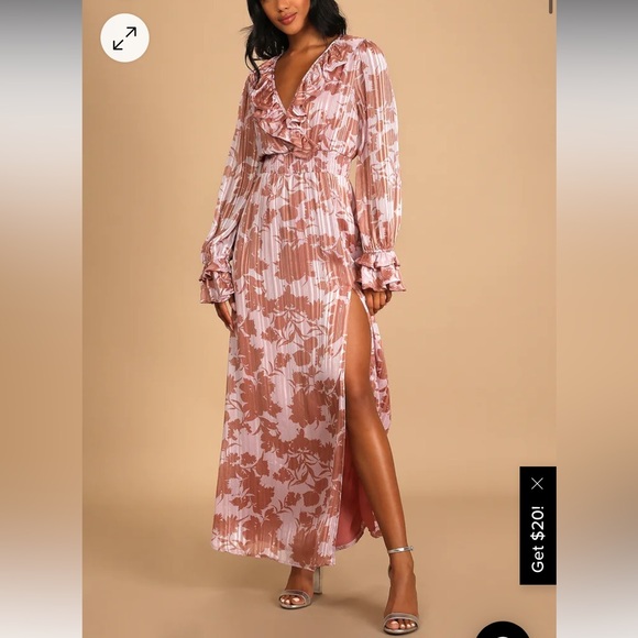 Lulus Dresses & Skirts - Lulu’s long sleeve ruffled lilac floral dress